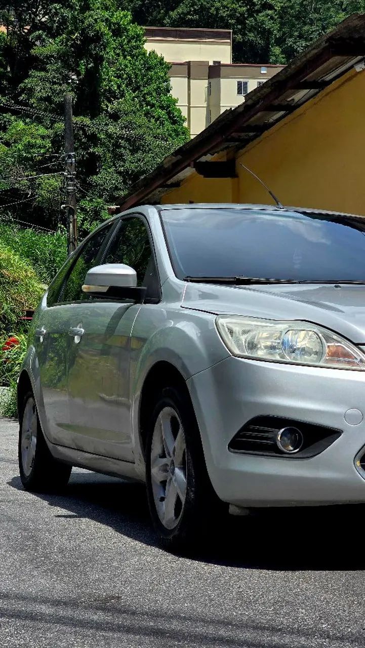 Ford Focus Focus 1.6 S/SE/SE Plus Flex 8V/16V 5p 2010