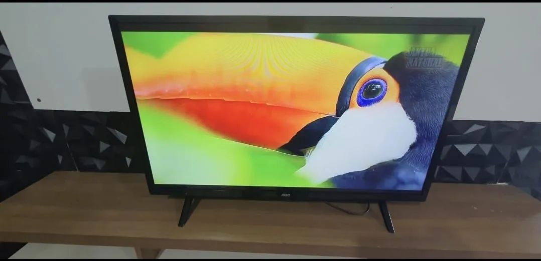 TV 32 polegadas smart com cabo controle todos apss YouTube e Netflix é d mais  - Foto 2