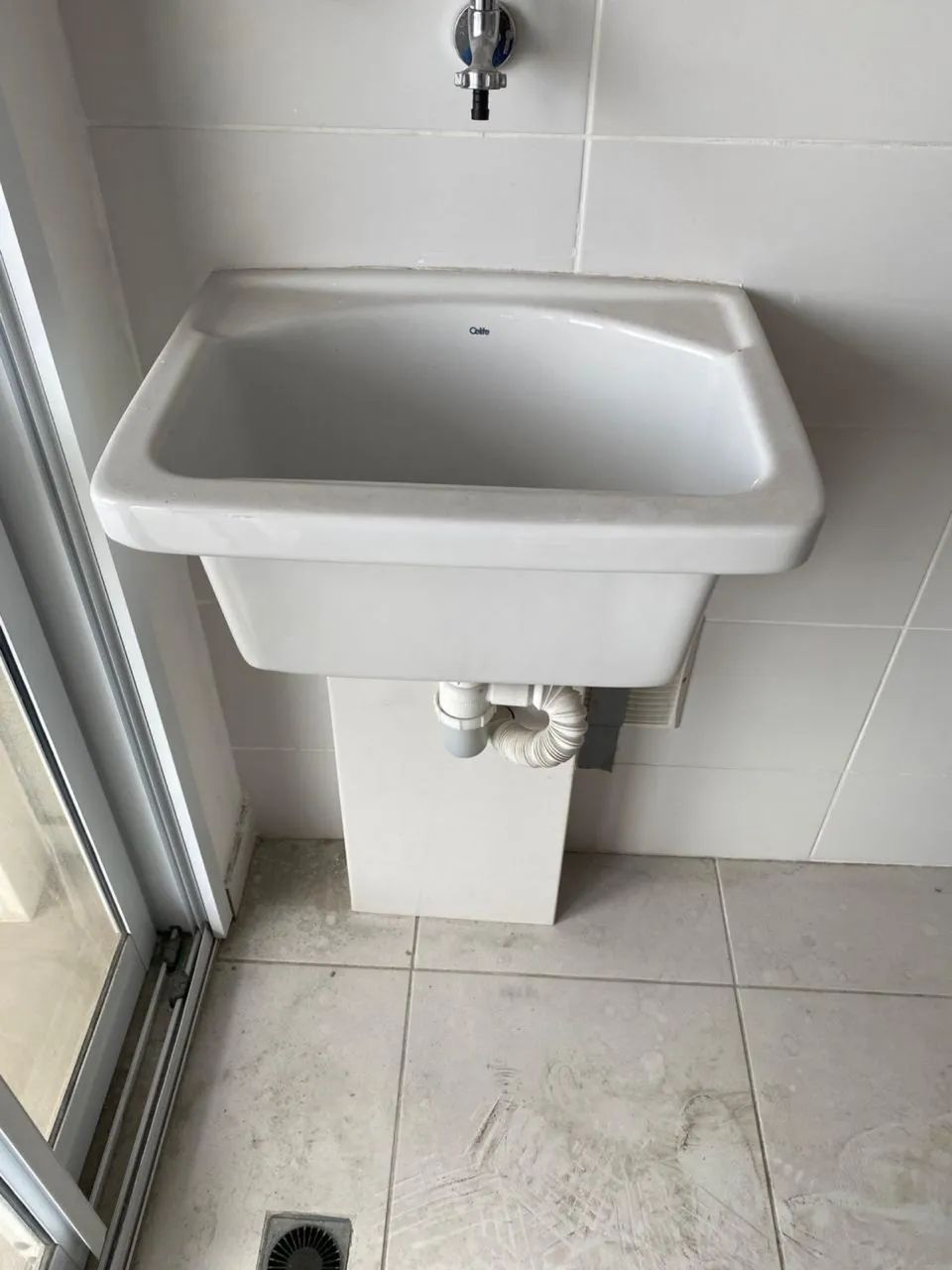 Tanque de cerâmica 