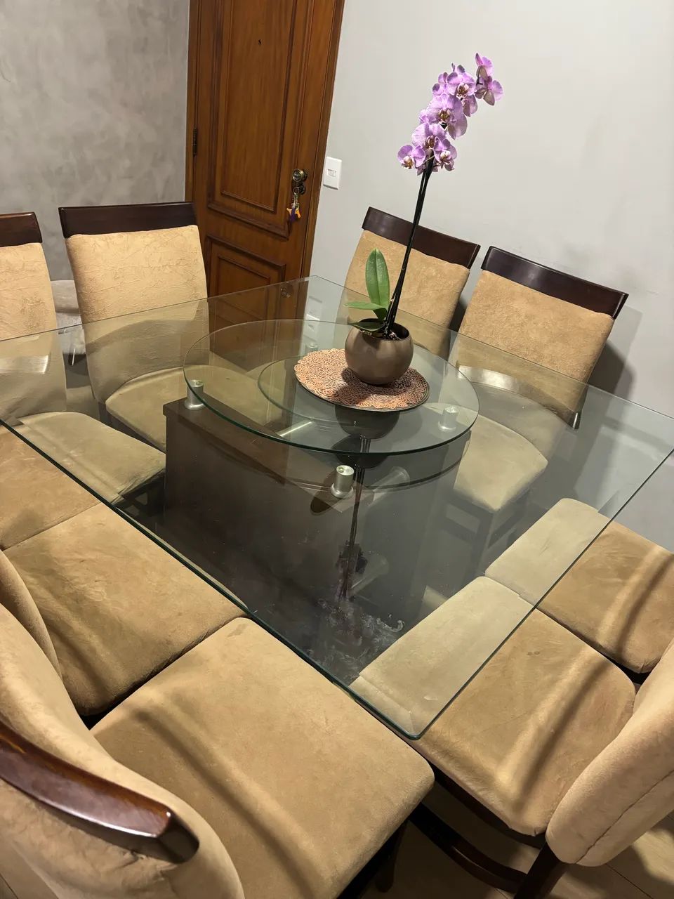 Mesa Giratória com 8 cadeiras