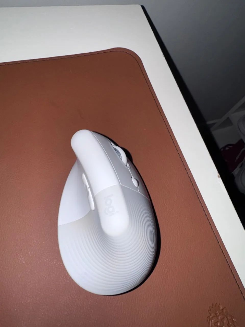 Mouse Logitech lift ergonômico branco  - Foto 2