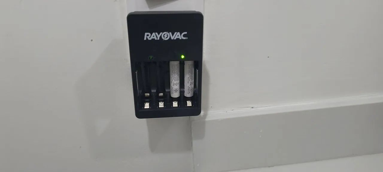 CARREGADOR DE PILHA, RAYOVAC. - Foto 2