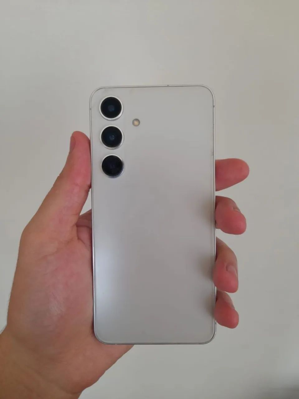 Smartphone Samsung S24 128GB cinza - Foto 3