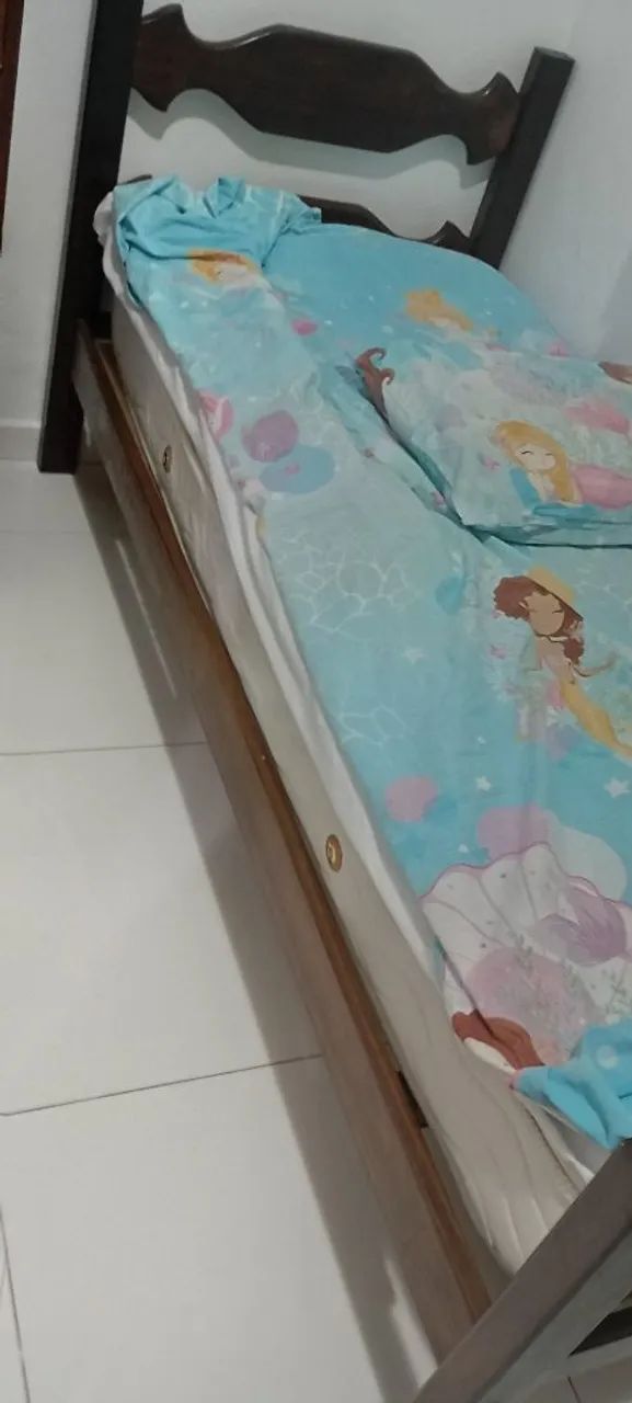 Vendo cama de solteiro em sucupira(maciça) com colchão  - Foto 4