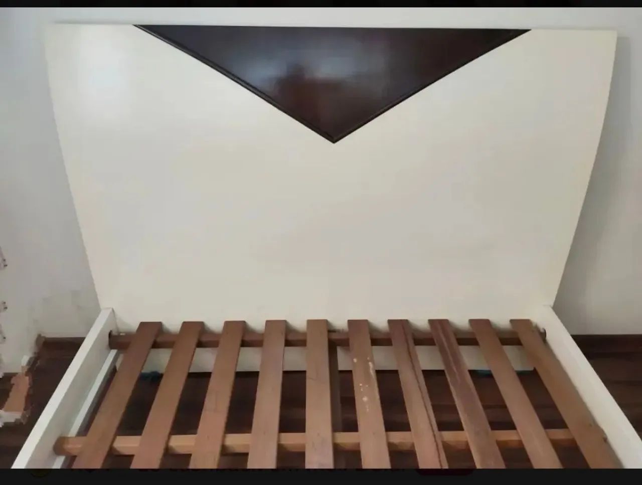 Cama  Casal de madeira Firme E Em Ótimo Estado pode ser desmontada. - Foto 3