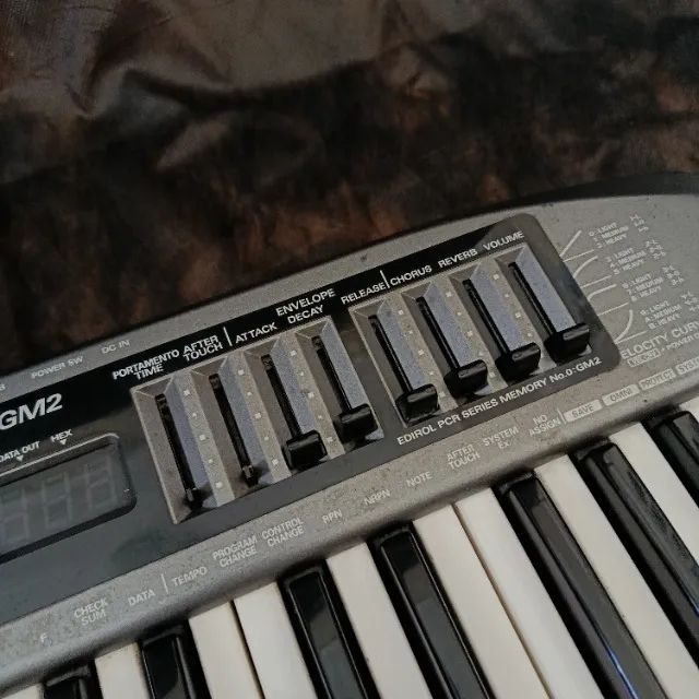 Teclado Controlador MIDI Roland Edirol PCR-M30 - Foto 4