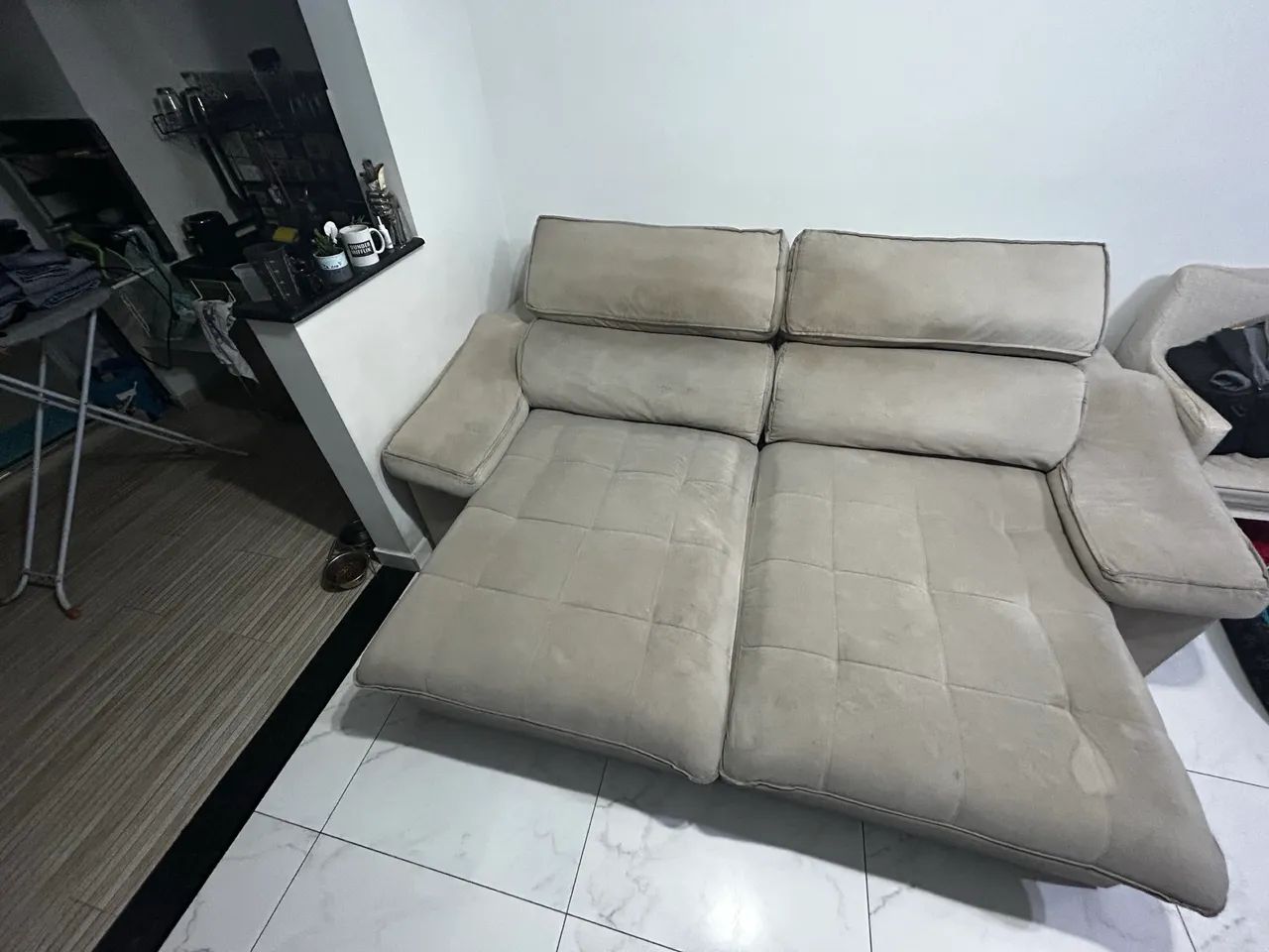 Sofá retrátil e reclinável 