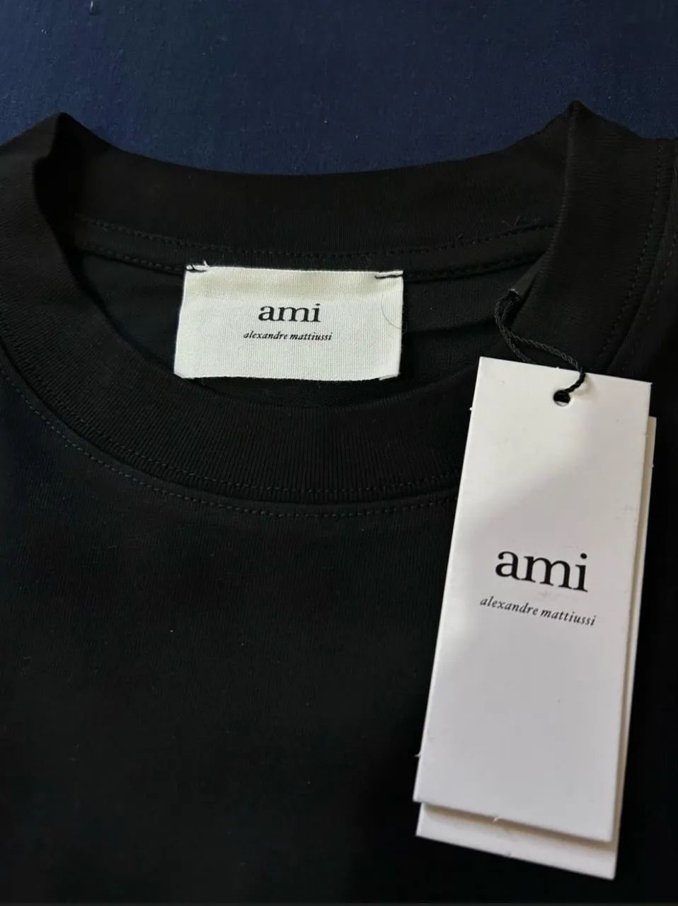 camiseta ami paris preta - Foto 2