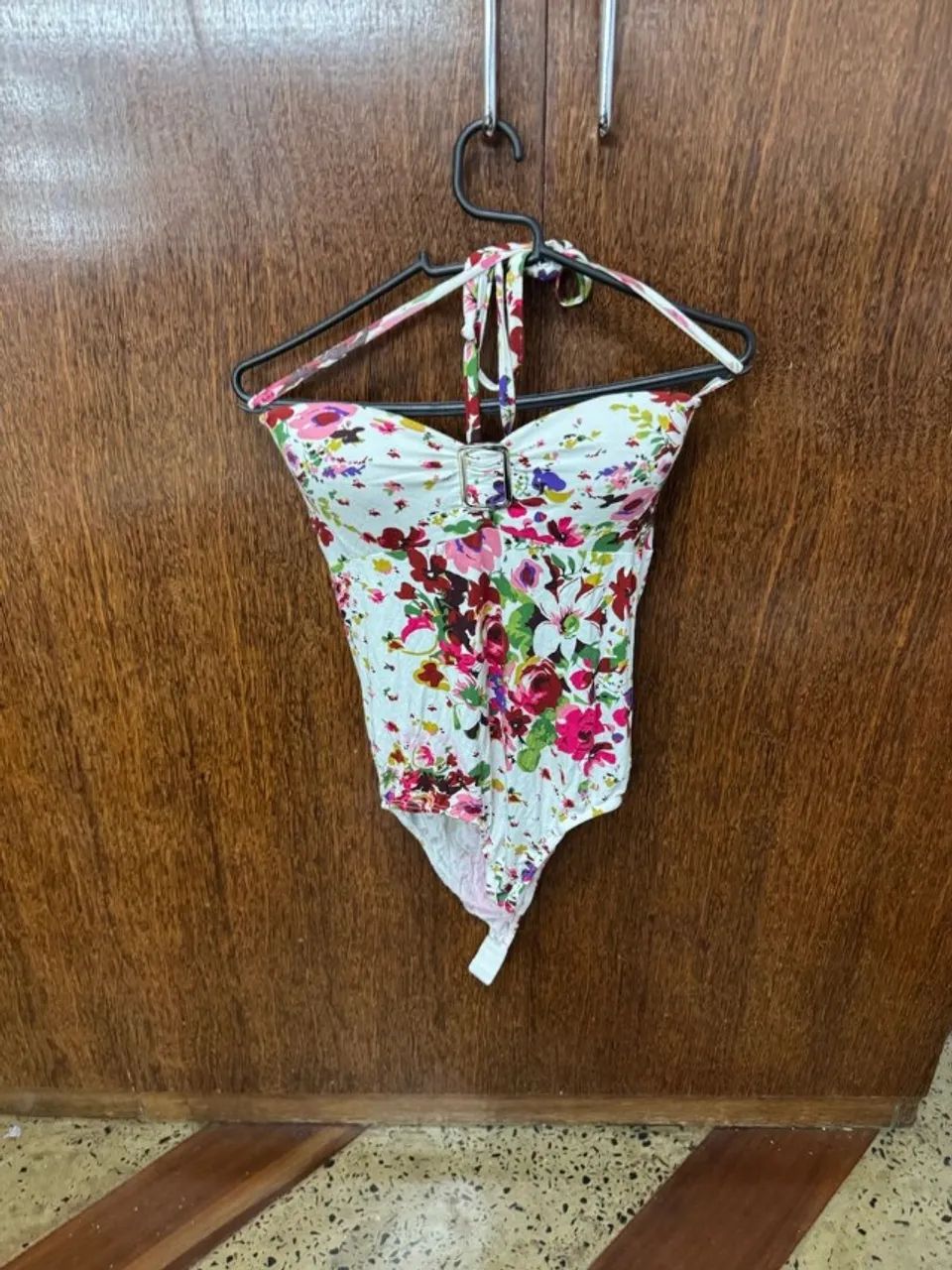 body feminino floral branco