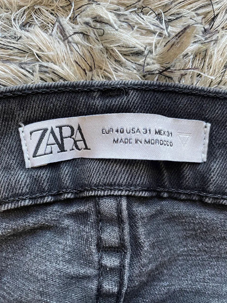 Calça jeans Zara preta  - Foto 4