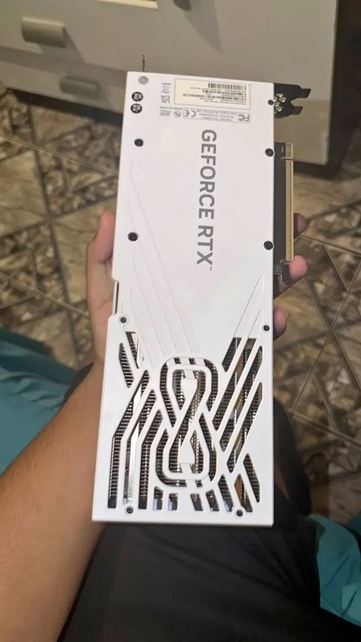 Rtx 5070 12 gb Palit (Usada/Excelente) - Foto 2