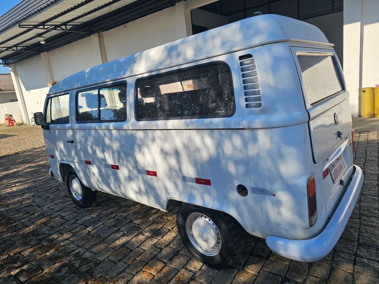 Volkswagem Kombi Standerd 1 MI 1.4 Total Flex 8V 2011 - Foto 3