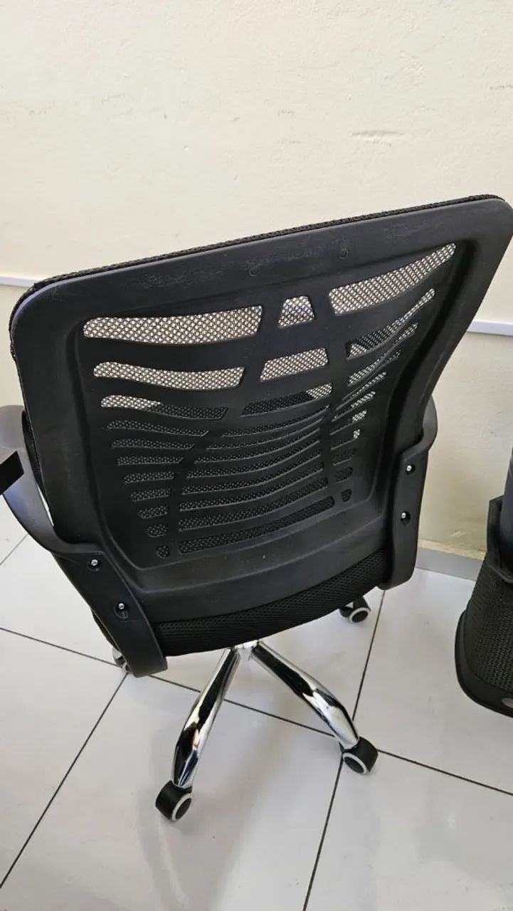 Cadeira De Escritório Giratória E Ergonômica - Foto 3