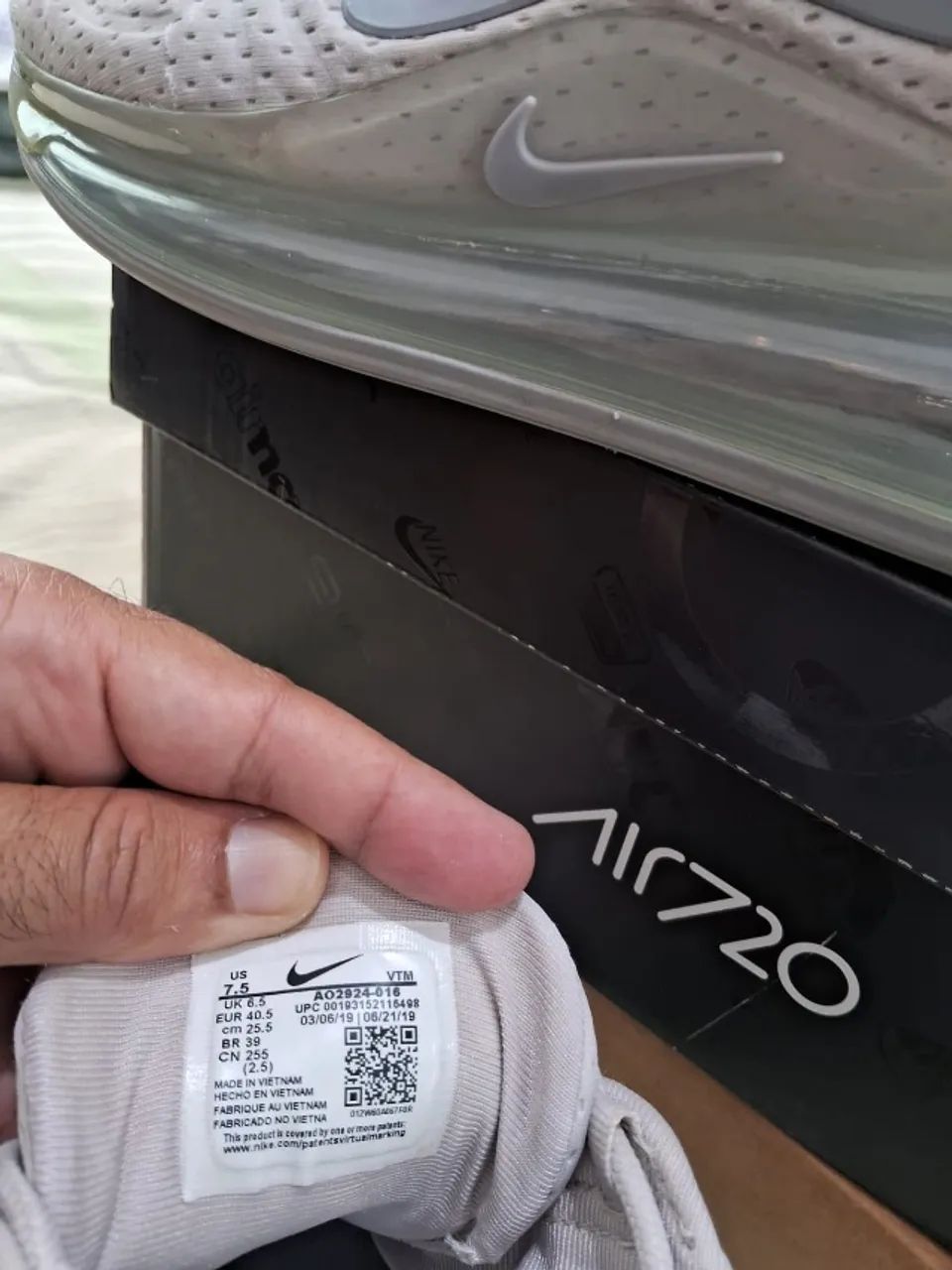 air max 720 original vs fake