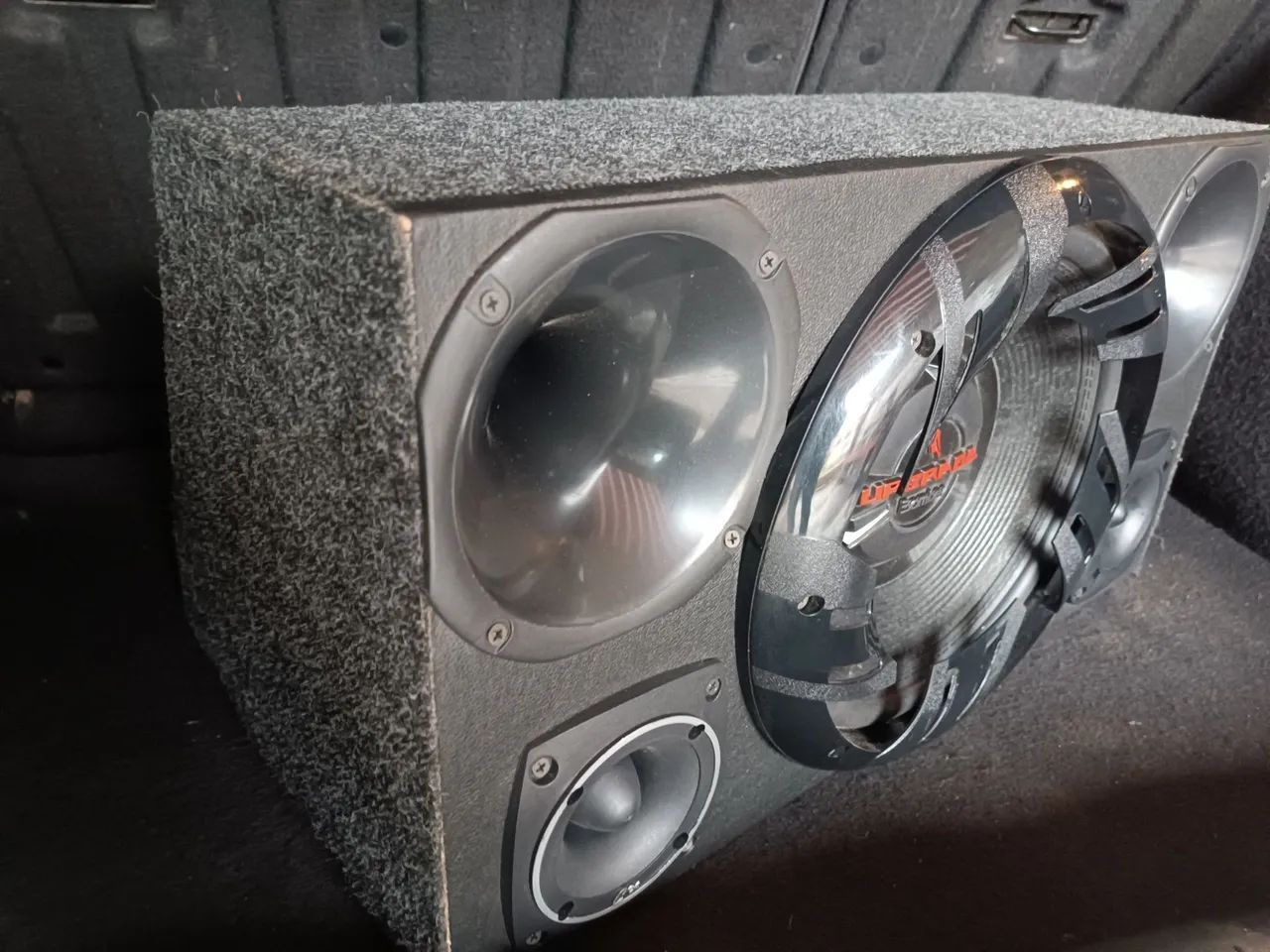 Caixa Trio Bomber 12" e módulo Buster 2400 - Foto 4