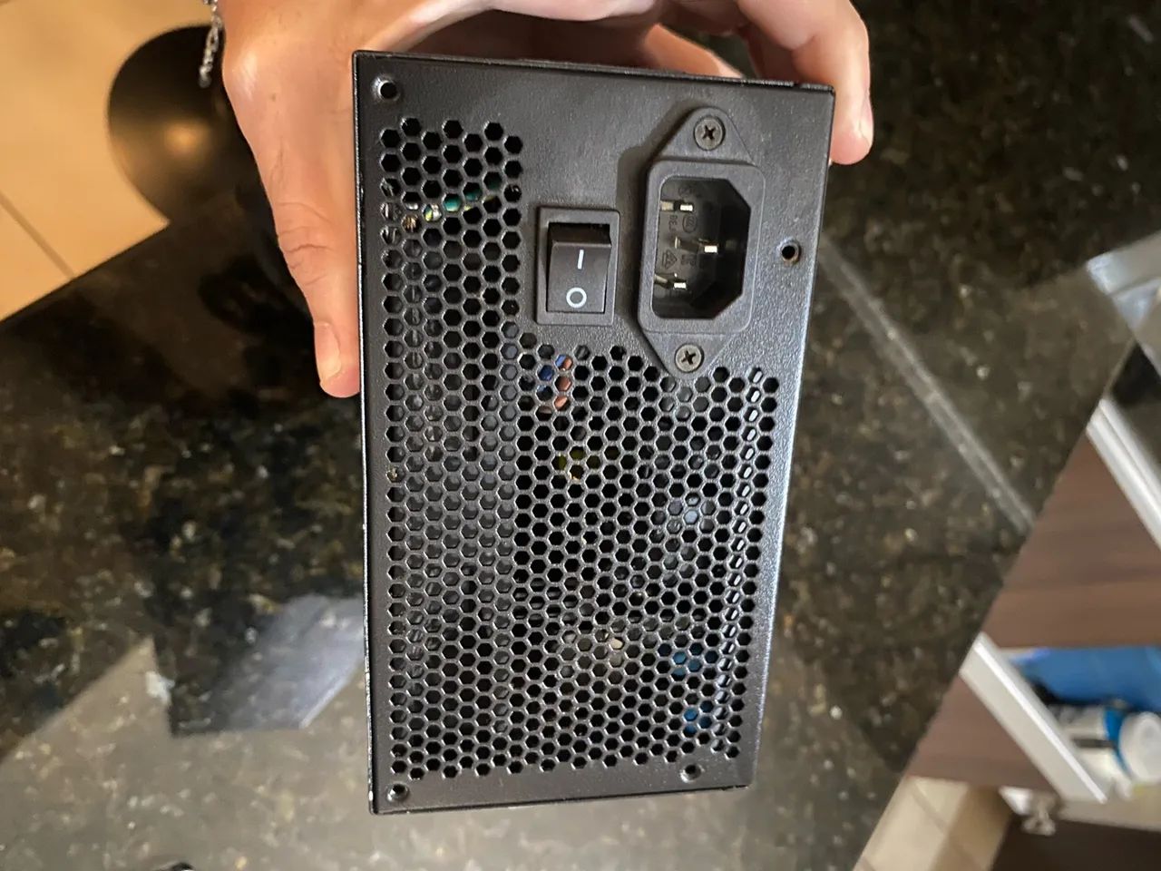 Fonte Corsair 550CX