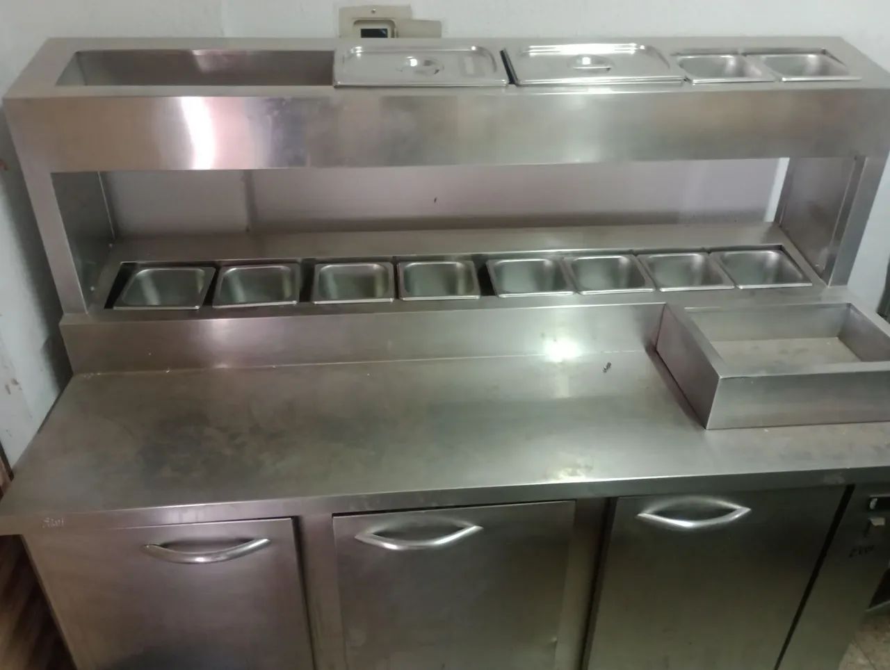 Balcão de inox Codimentadora excelente 