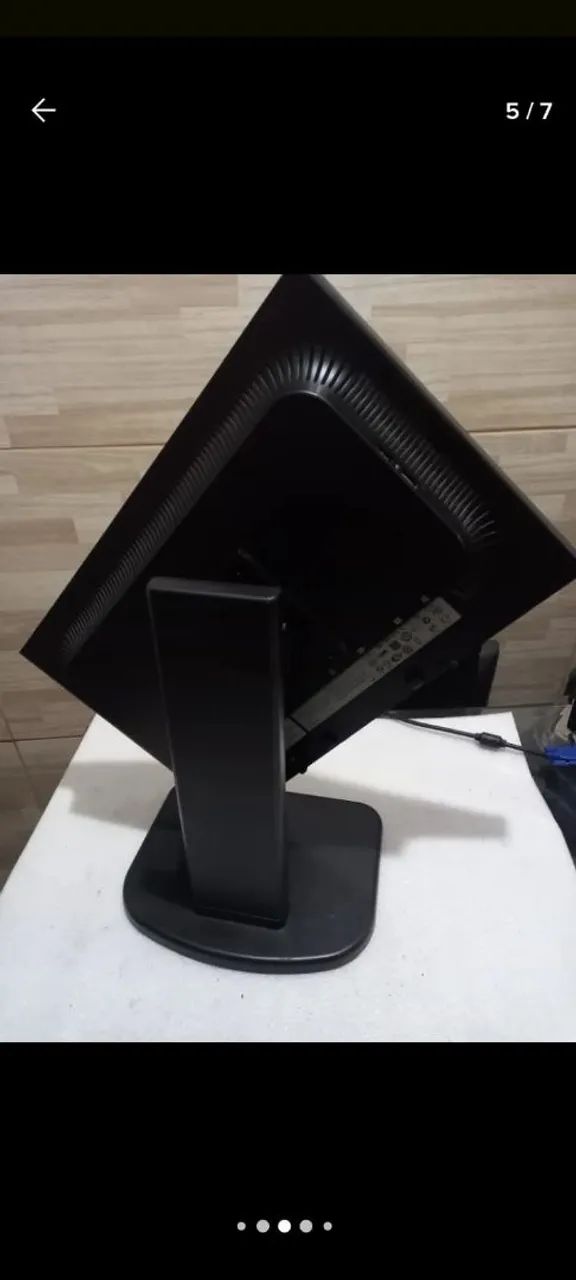 Lindo monitor hp 19 polegadas entradas vga dvi USB e display port giratório usado!!! - Foto 4