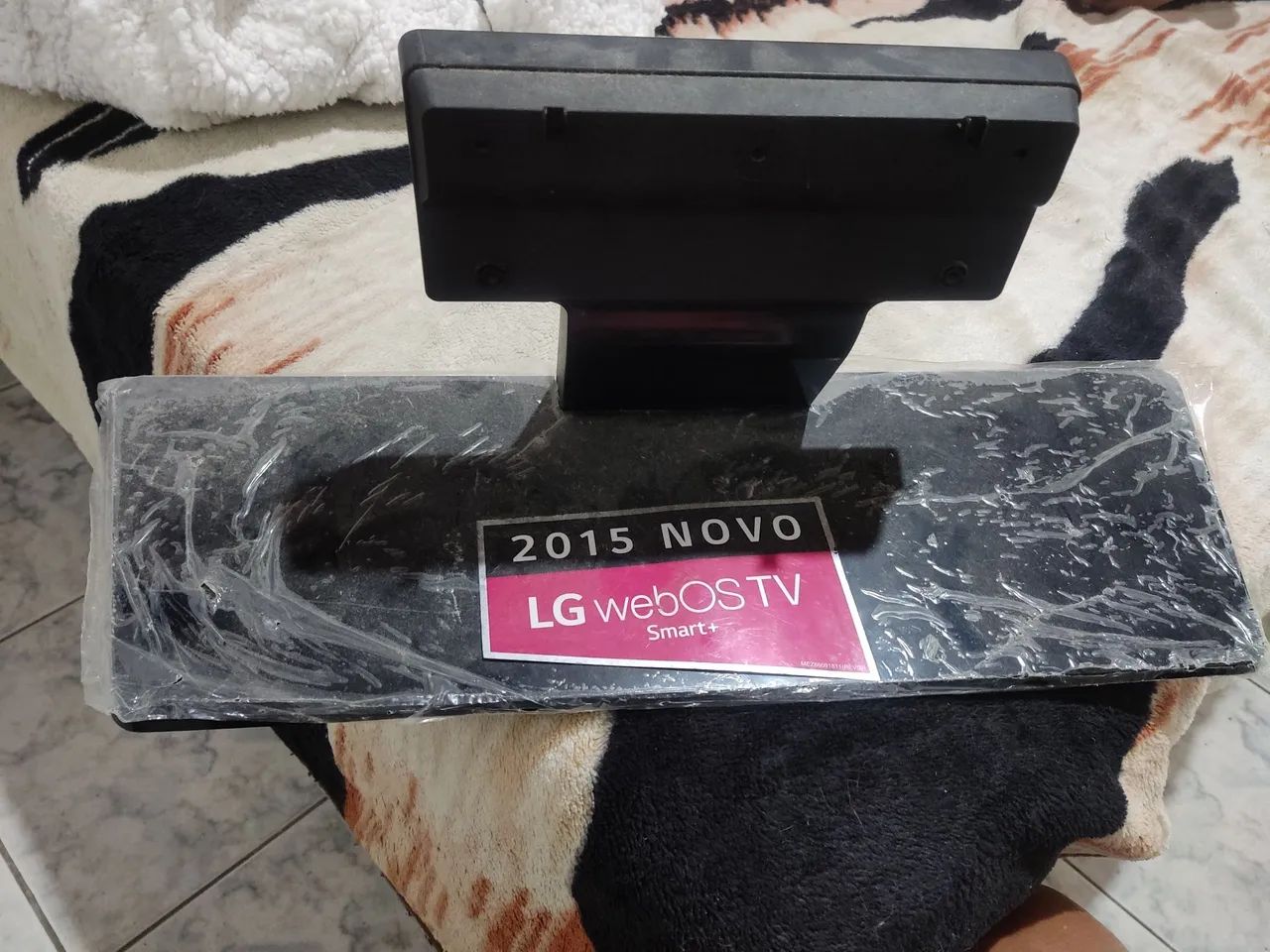 Base de TV LG Web Os Smart+ 43 Polegadas 