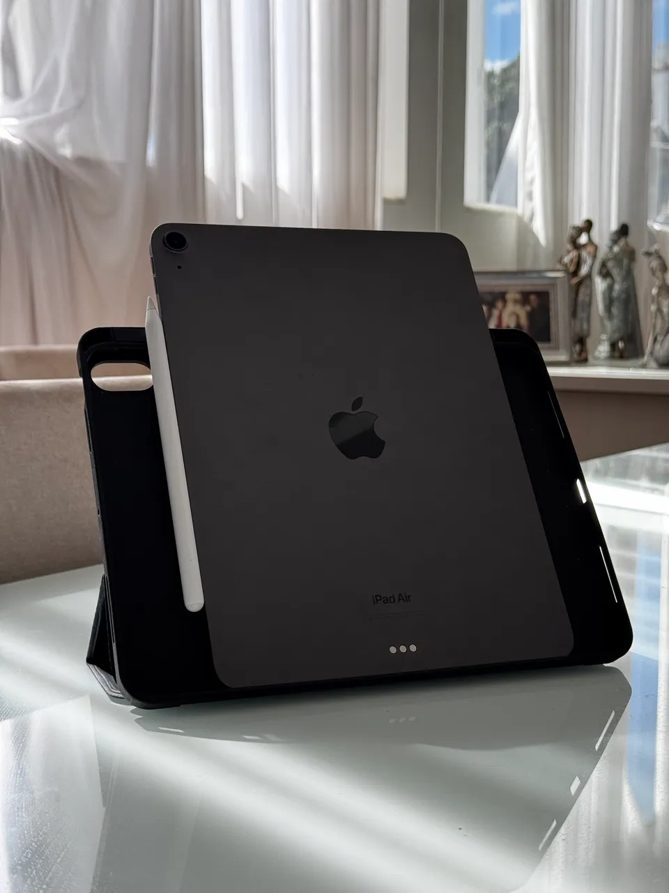 iPad AIR M1 256GB + Apple Pencil + Teclado - Celulares e