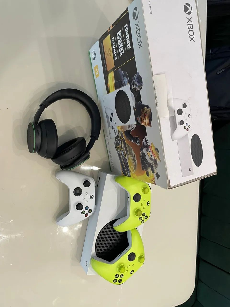 Xbox Series S 512GB + 3 Controles + Headset (Completo!) - Foto 2