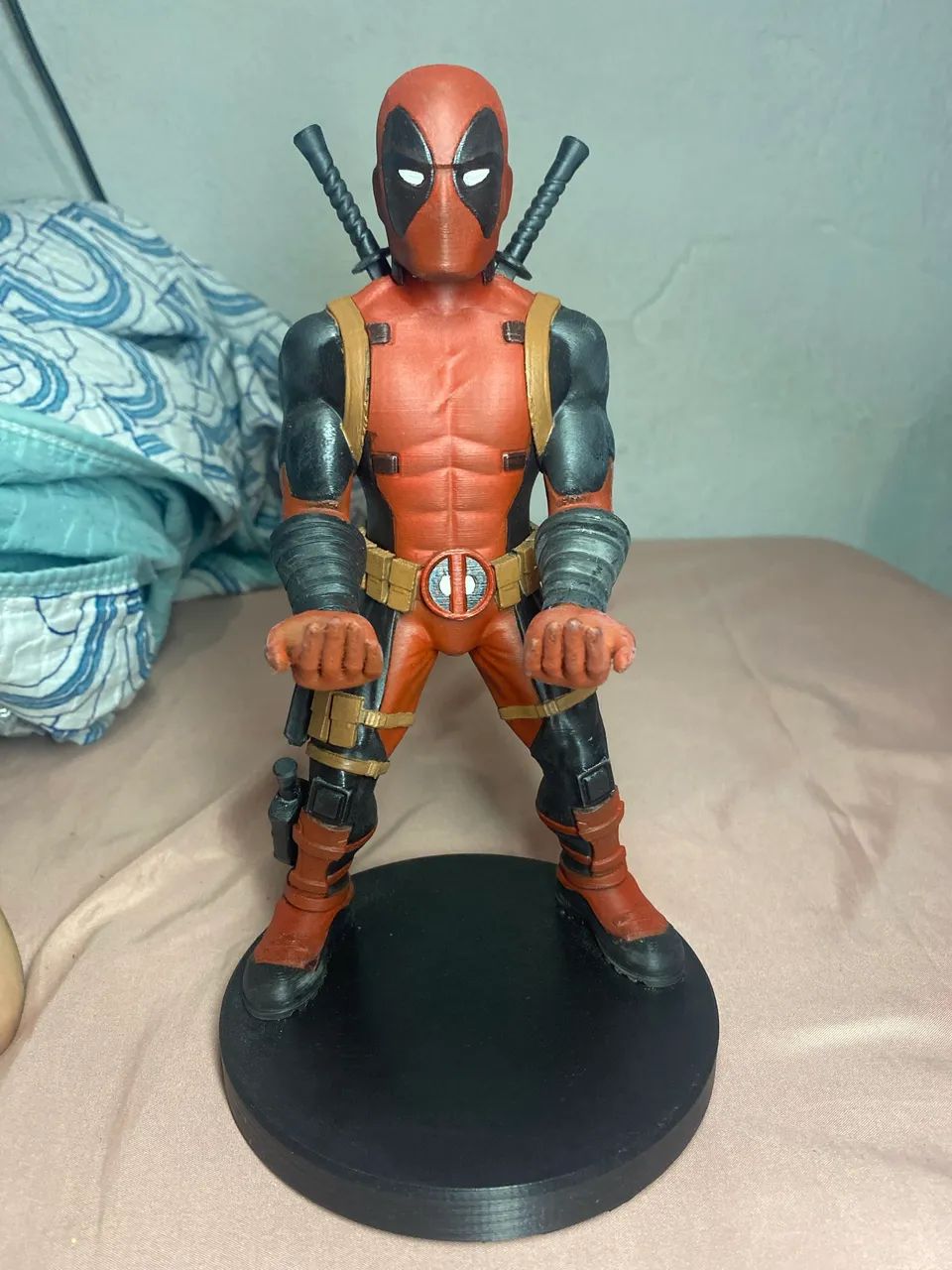 Título: Suporte para Controle Deadpool Decorativo e Funcional  