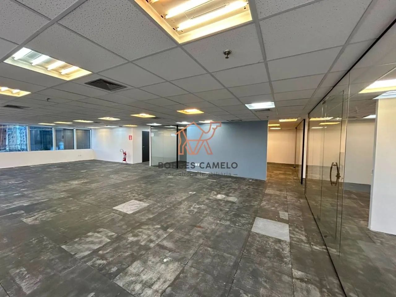 SALA COMERCIAL PARA LOCAÇÃO NO VILA DA SERRA - Foto 4