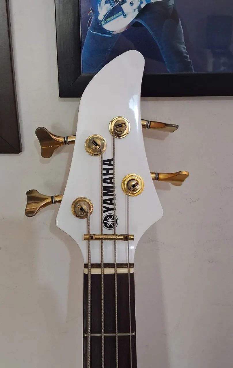 Baixo 4 cordas Yamaha  - Foto 4