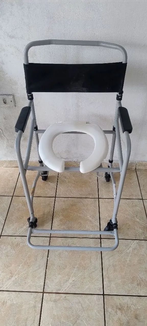 Cadeira de rodas de banho 
