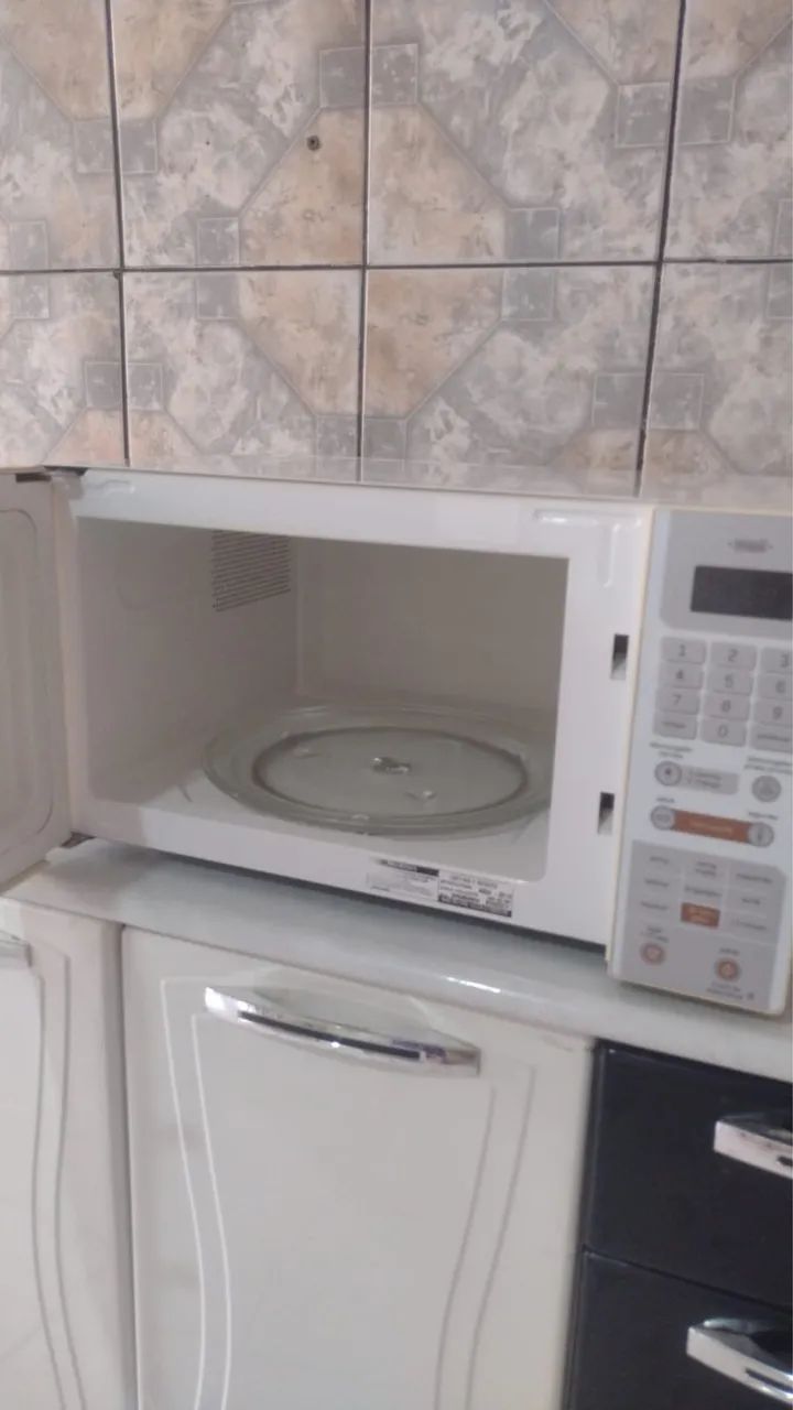 Microondas Brastemp 30 litros Perfeito estado - Foto 2