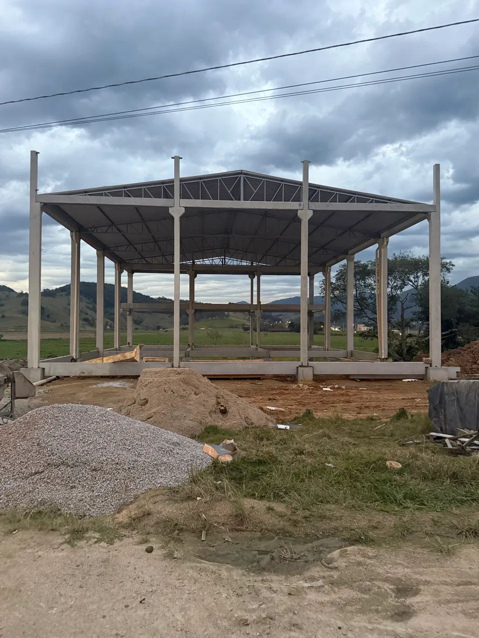 Vendo ou Alugo Galpão (em construção) - Foto 2