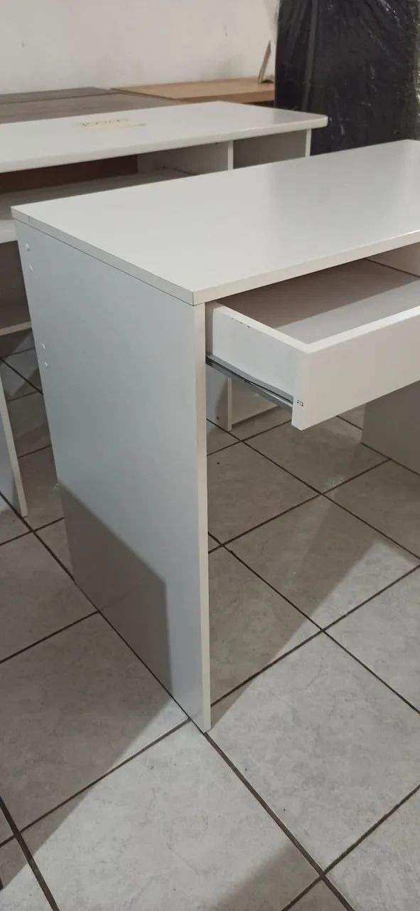 Mesa com 2 gavetas na cor Branca  - Foto 5