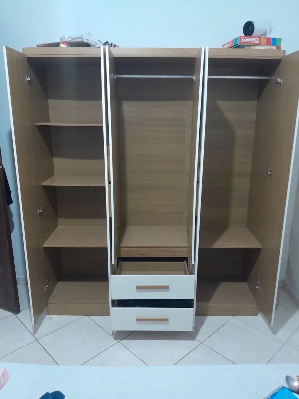 Guarda roupa 6 portas com cabideiro  - Foto 2