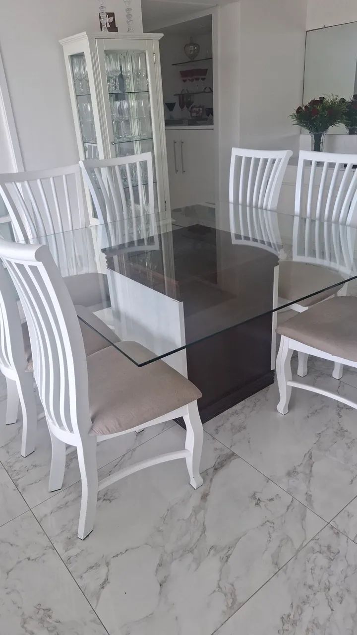VENDO MESA DE JANTAR COM 8 CADEIRAS  - Foto 2