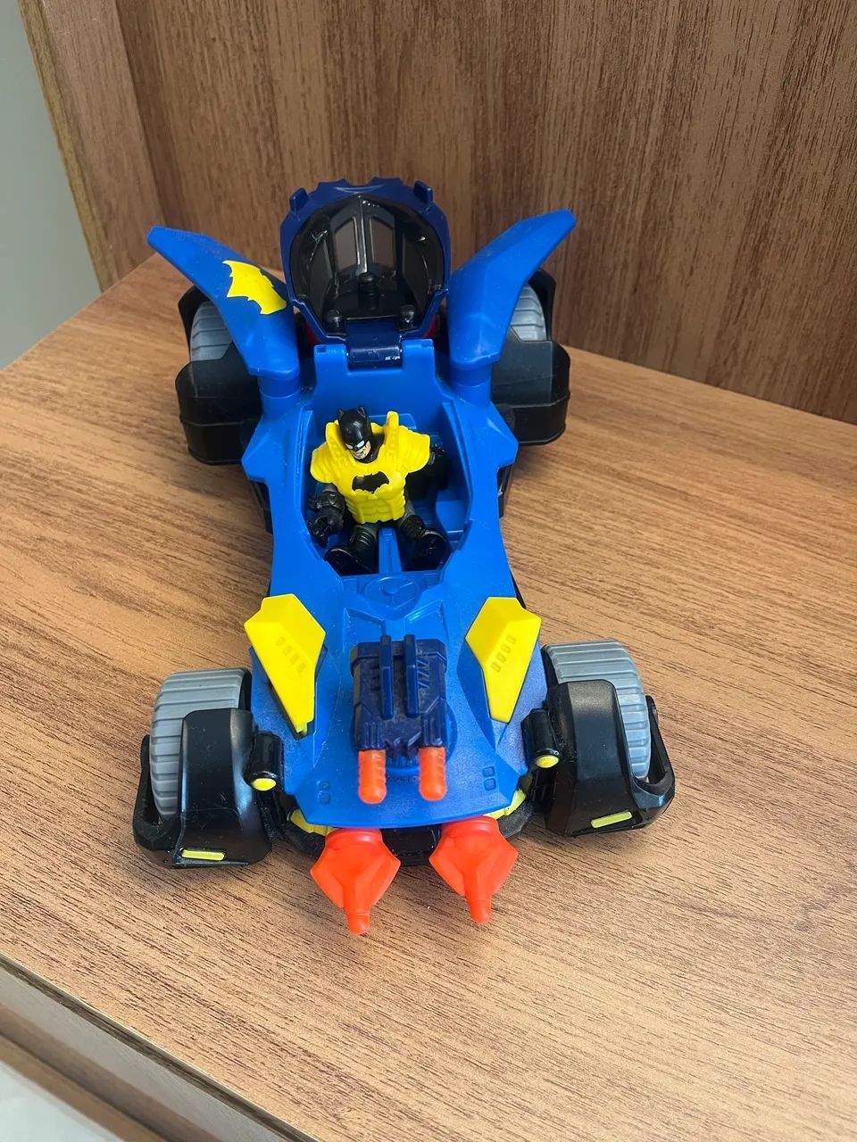 Carro Batmovel com lançador Imaginext com boneco incluso - Foto 2