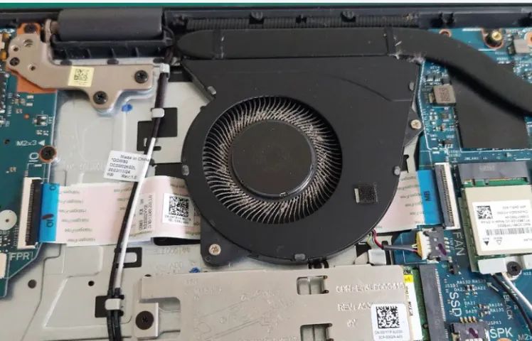 LIMPEZA DE COMPUTADORES E NOTEBOOKS