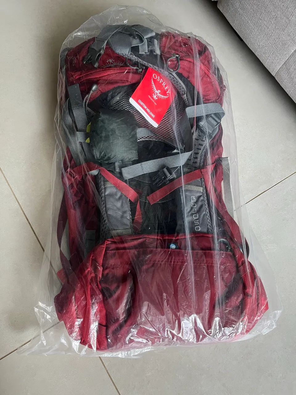 Mochila Osprey Ariel AG 65 vermelha - Foto 3