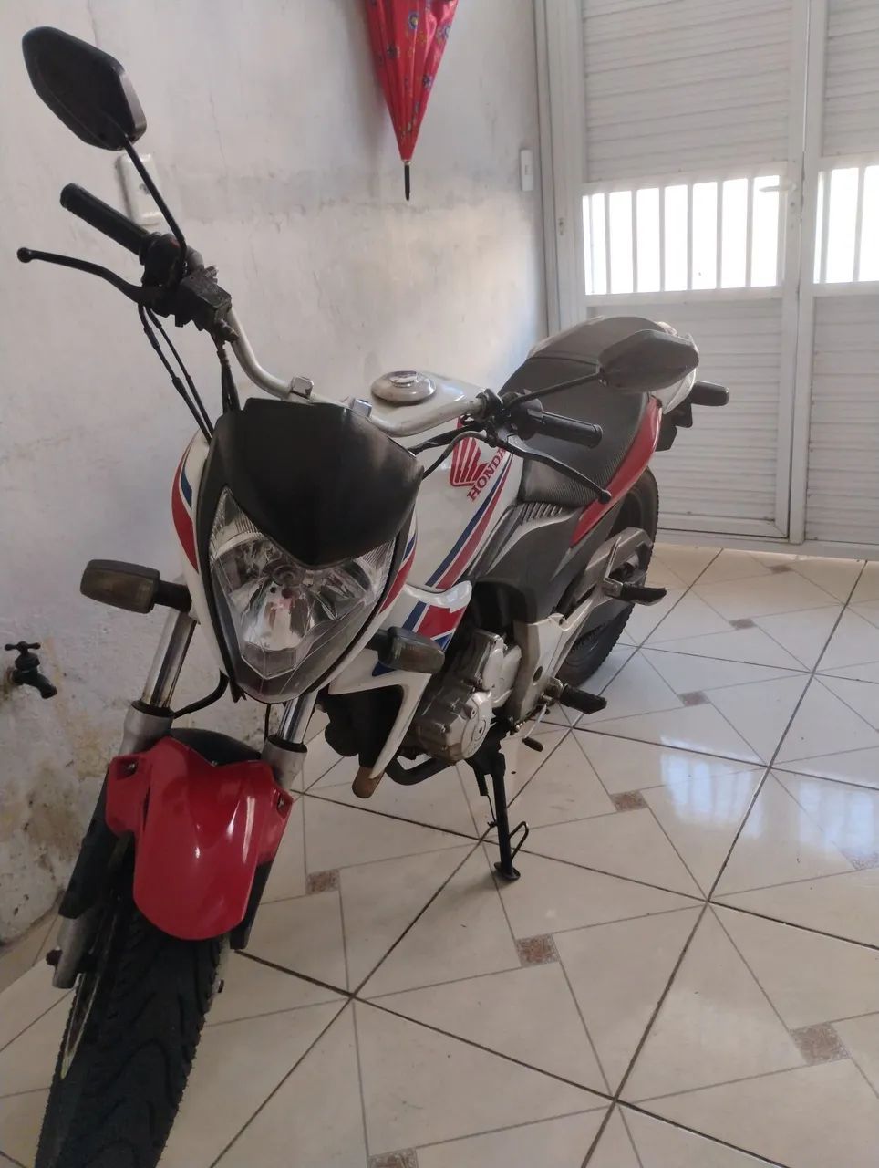 CB300R Tricolor 2015 Nova