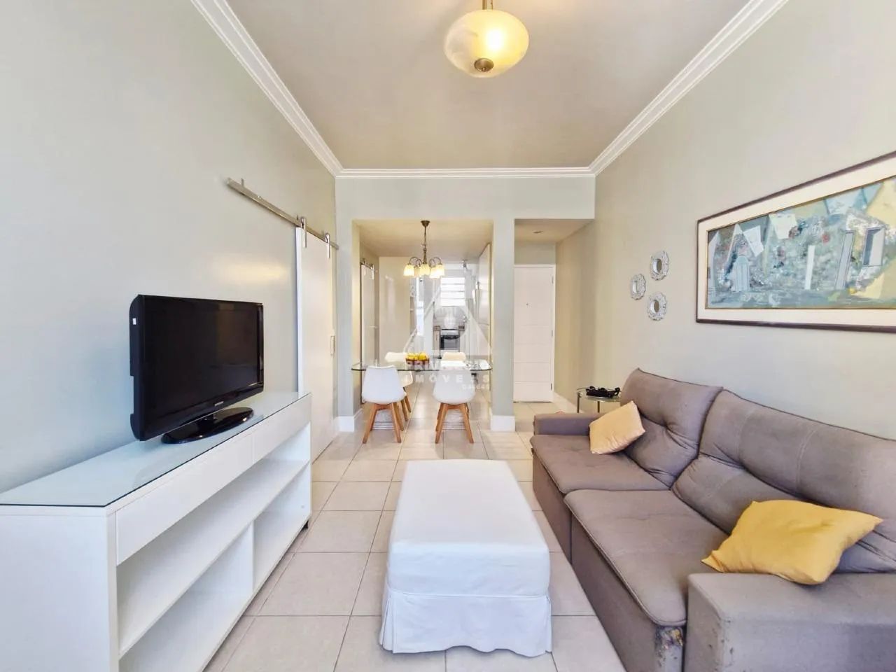 Apartamento reformado no Posto 10!