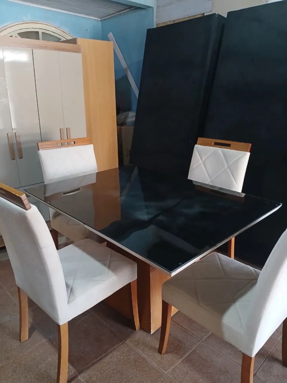 mesa com cadeiras