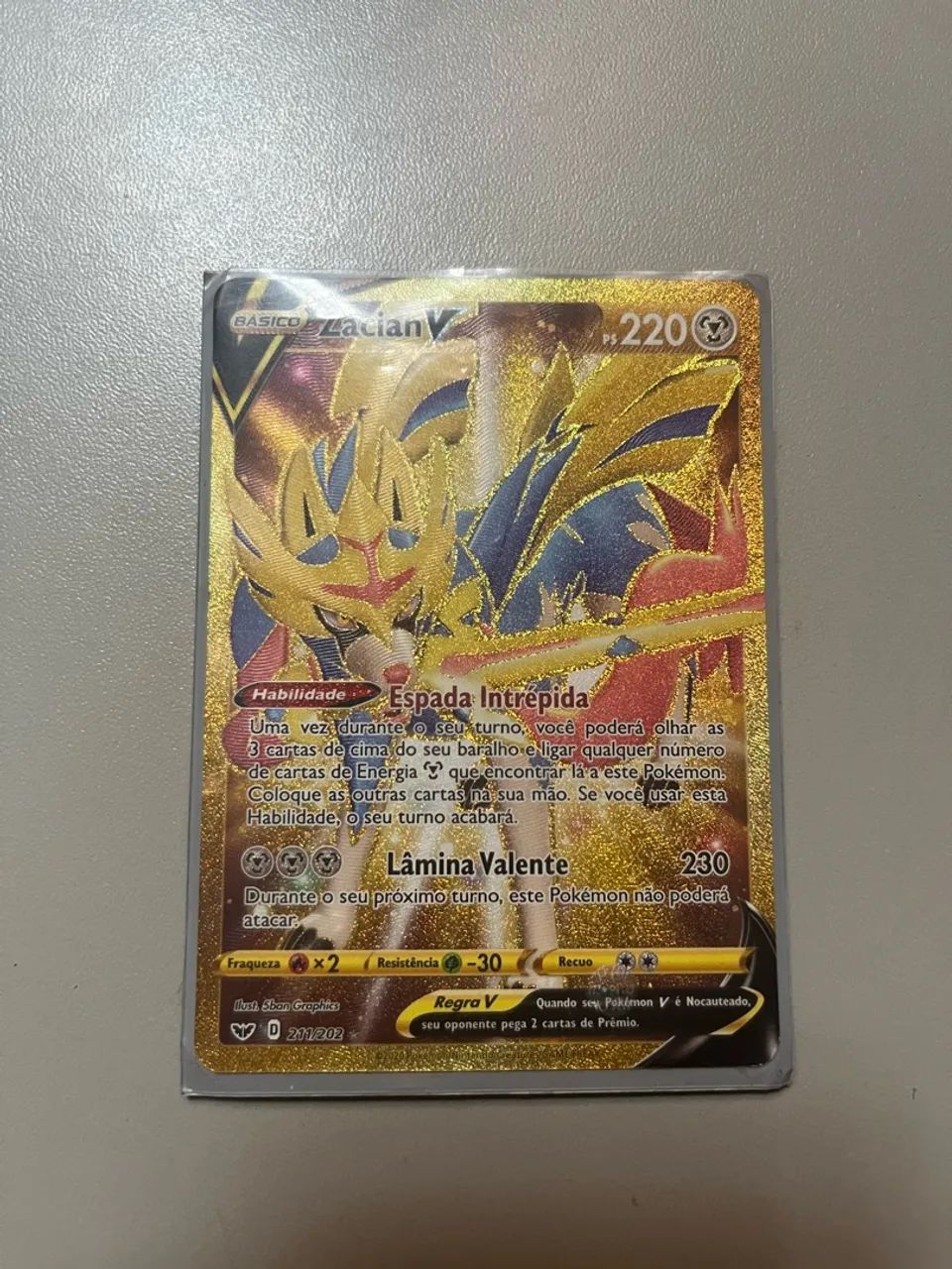 Carta Pokémon Zacian V Dourada - Foto 2