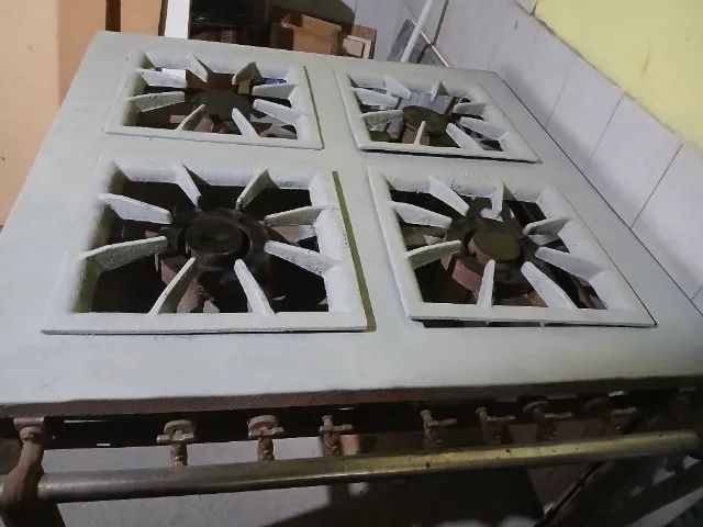 Fogao industrial 4 bocad
