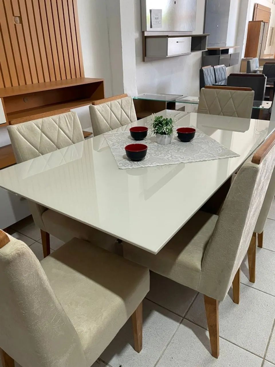 mesa de jantar com 6 lugares