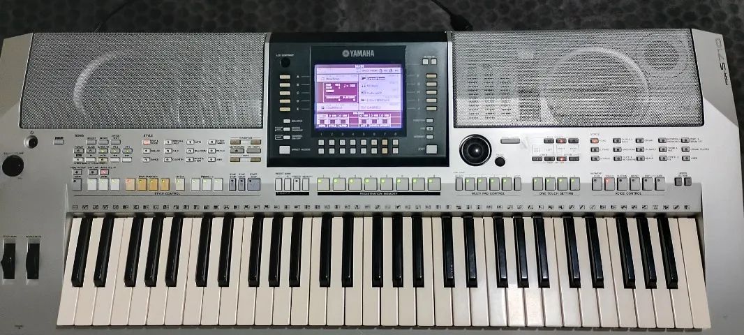Yamaha PSR S710