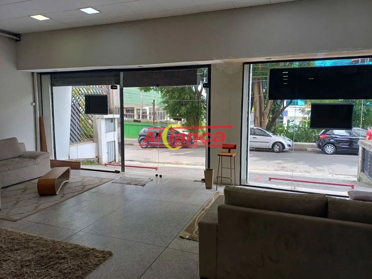 LOJA COM 200M² - VILA GALVÃO - ÓTIMO INVESTIMENTO