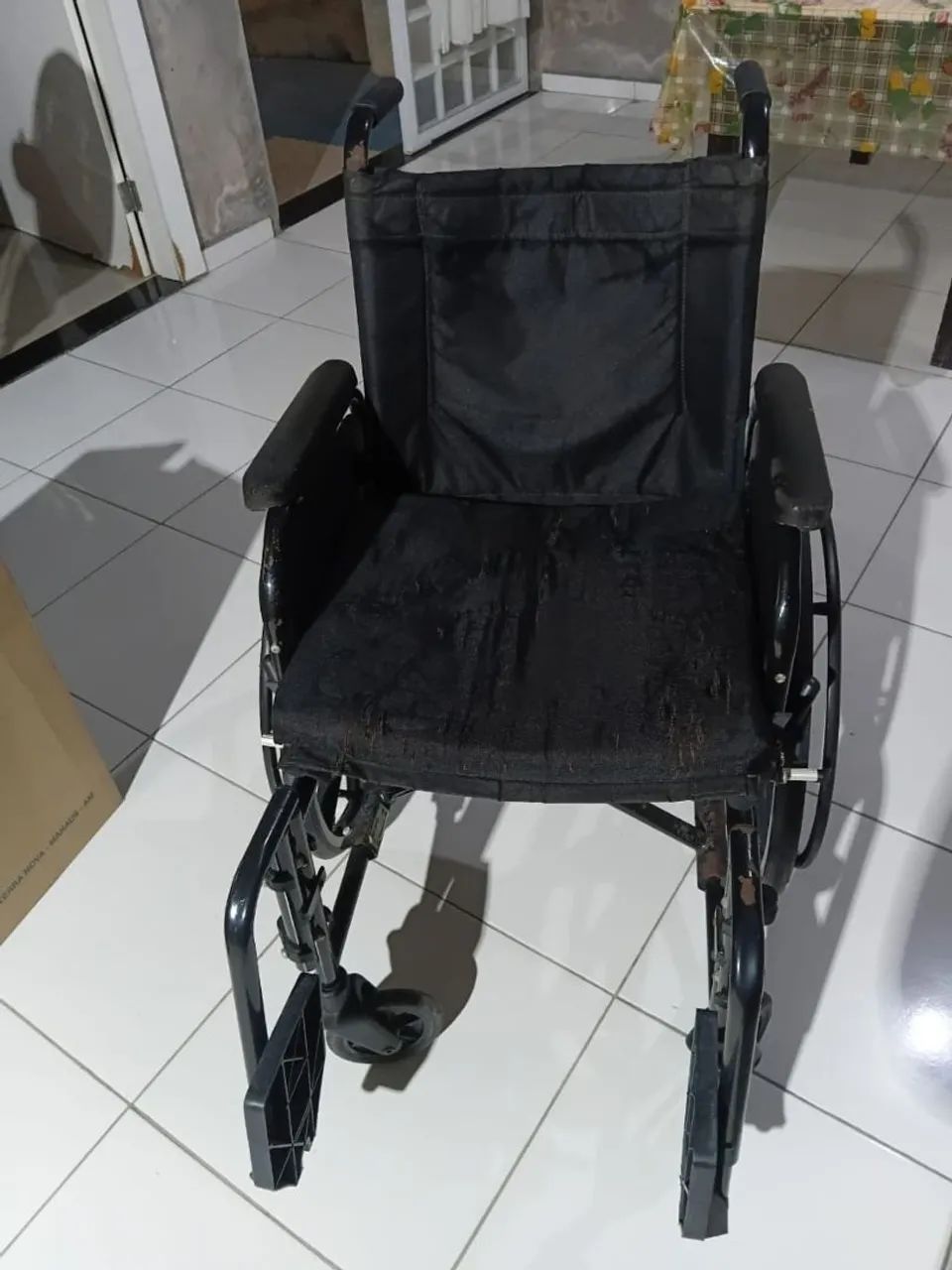 Cadeira de rodas seminova  - Foto 2