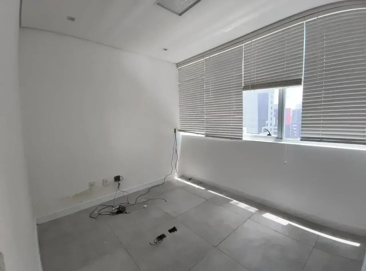Escritório para locação no CEO com 1 sala e 2 vagas de garagem. - Foto 3