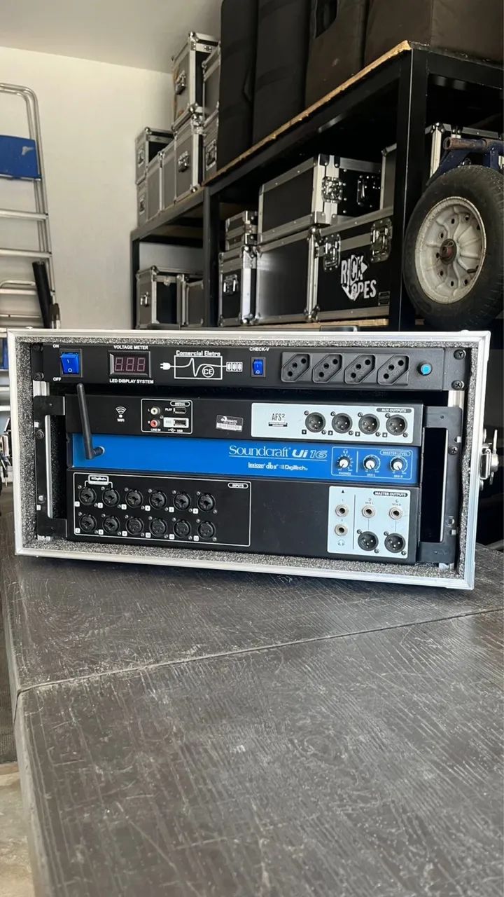 MESA DIGITAL SOUNDCRAFT UI16 (COM CASE HARD)