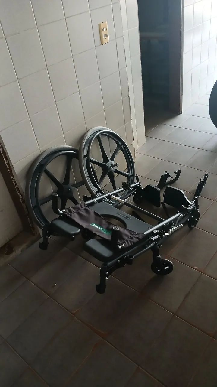 Cadeira de rodas  - Foto 5