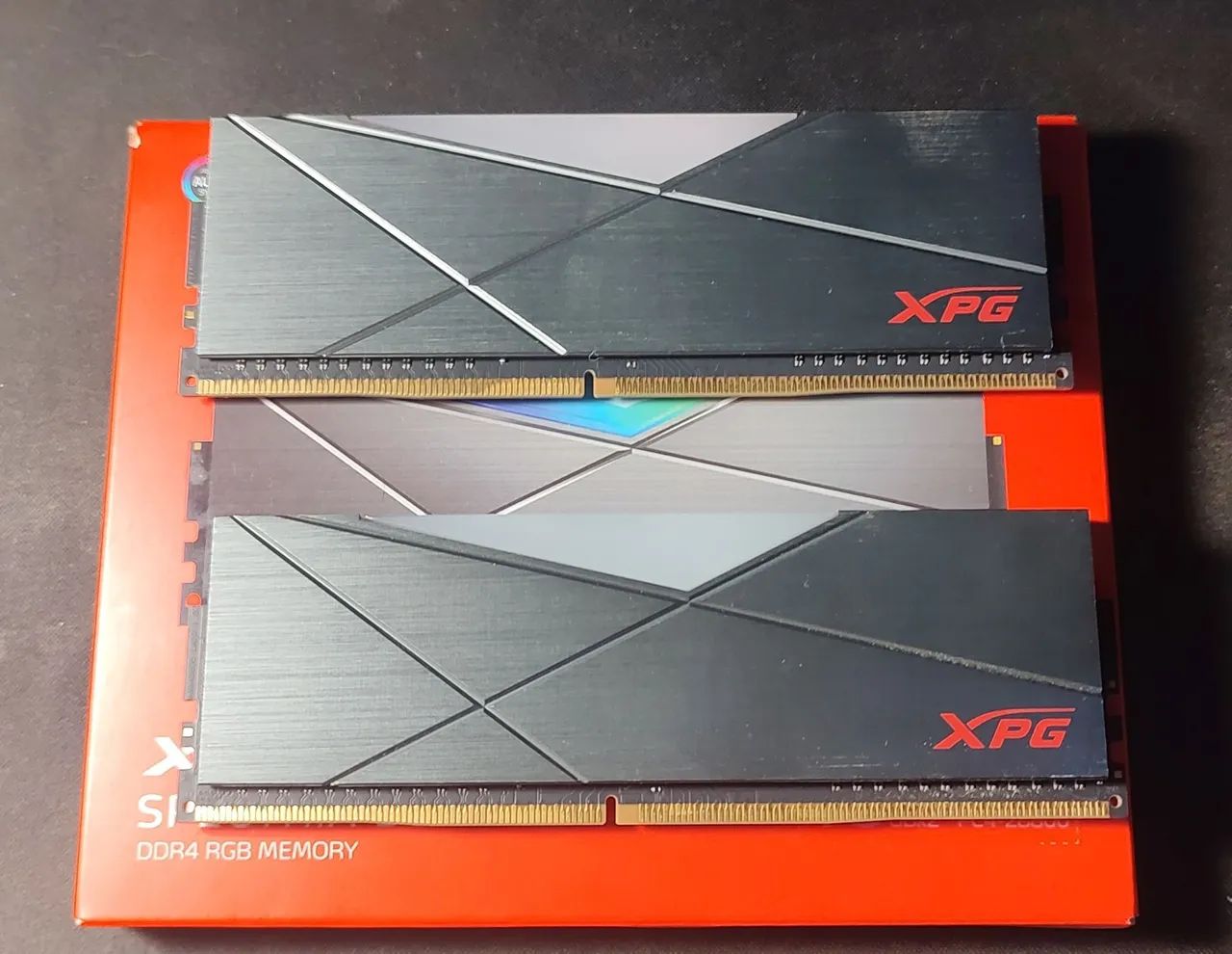 Memória adata xpg spectrix 32gb (2x16) freq 3600. Na caixa, funcionando 100%